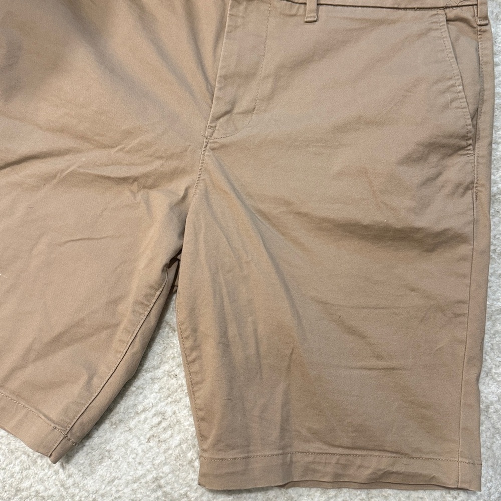 [Express] 10" Comfort Waist Hyper Stretch
Chino Shorts - Picture 5 of 7